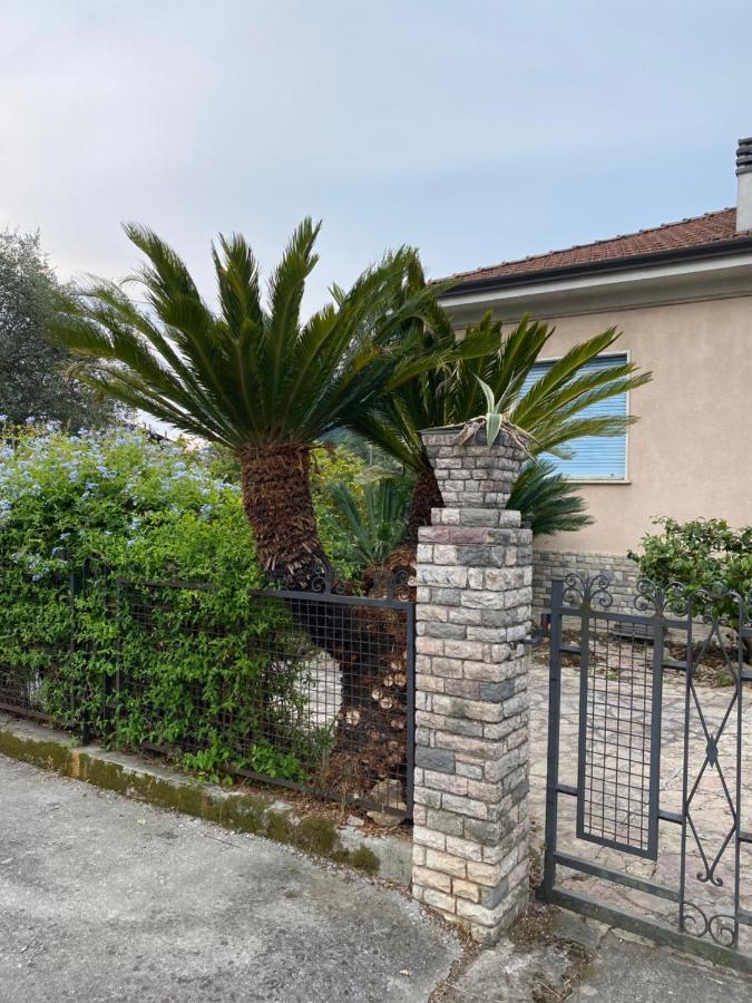 Ferienwohnung Il Giardino Delle Cycas Romito Magra Exterior foto